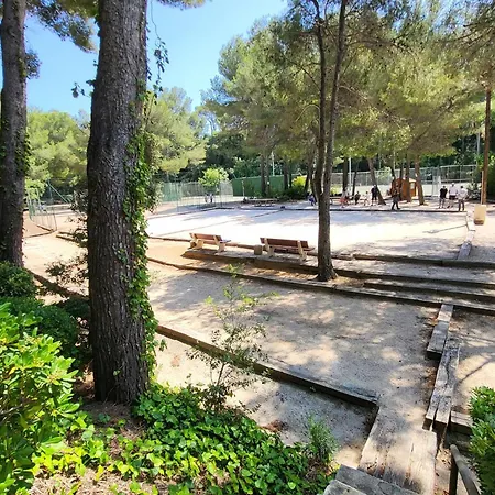 T2 Renove Avec Parking, Wi-fi, Clim Mobile, A 400m Plages/commerces - Piscine/tennis/promenades - Fr-1-316-338 Apartment *